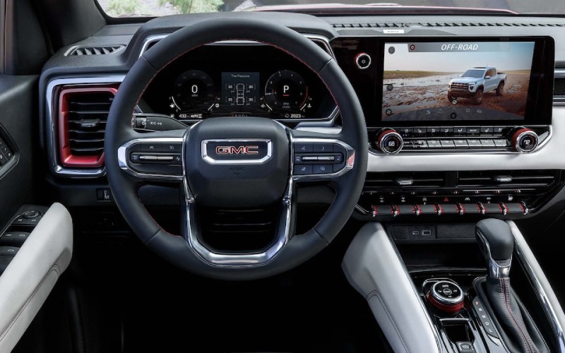 Austin, TX - 2024 GMC Canyon's Interior Austin, TX - 2024 GMC Canyon's Interior