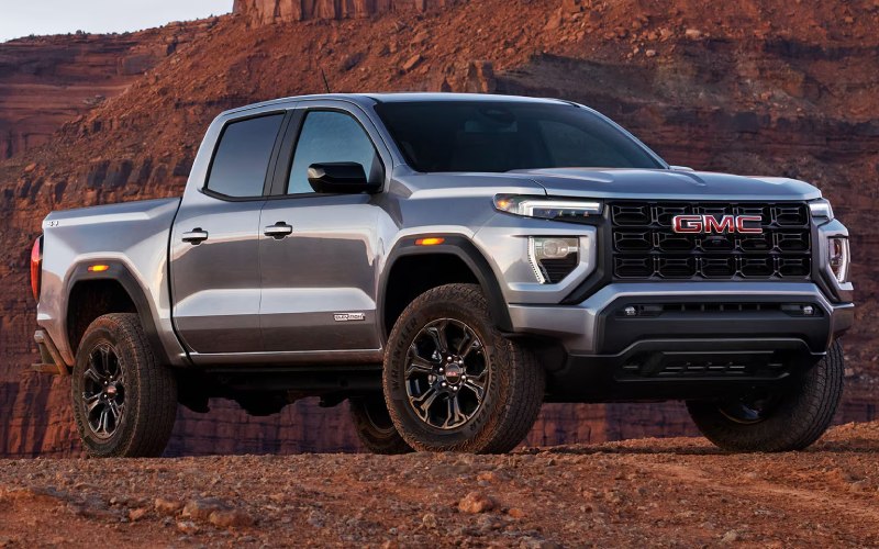 2025 GMC Canyon vs 2025 Toyota Tacoma near Austin, TX