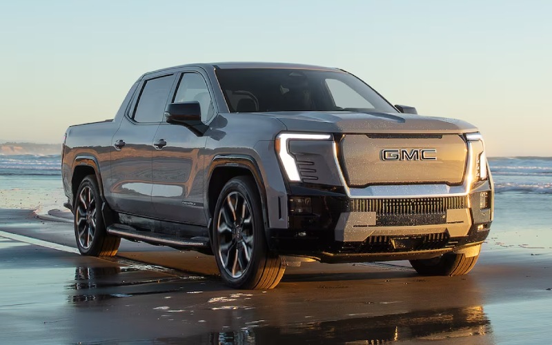 The Luxury Advantage: 2025 GMC Sierra EV Denali vs 2025 Ford F-150 Lightning near Austin, TX
