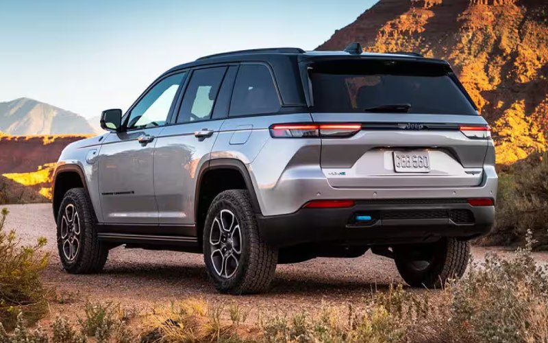 New Braunfels, TX - 2025 Jeep Grand Cherokee's Exterior