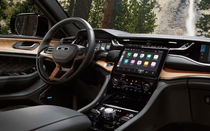 New Braunfels, TX - 2025 Jeep Grand Cherokee's Interior