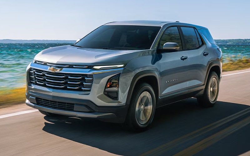 2026 Chevrolet Equinox LT photo 2