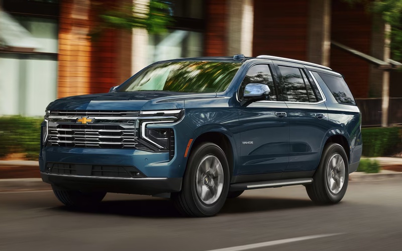 Which 2026 Chevrolet Tahoe engine is best for towing and daily driving around Waxahachie, TX?