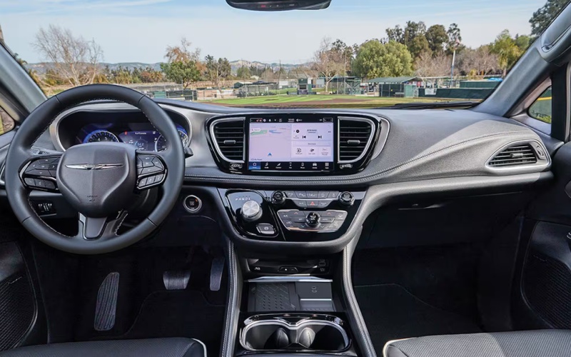 2026 Chrysler Pacifica - Luxury & Technology