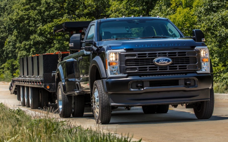Which 2026 Ford Super Duty F-350 Engine Is Best for Work Around Nutley, NJ?