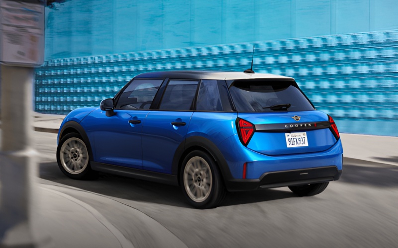 North Hollywood, CA - 2026 MINI Cooper 4 Door's Overview