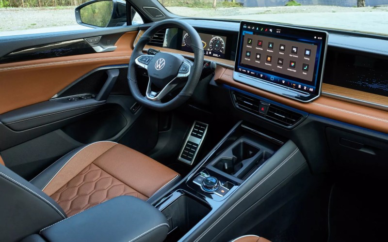 2026 Volkswagen Tiguan - Luxury & Technology