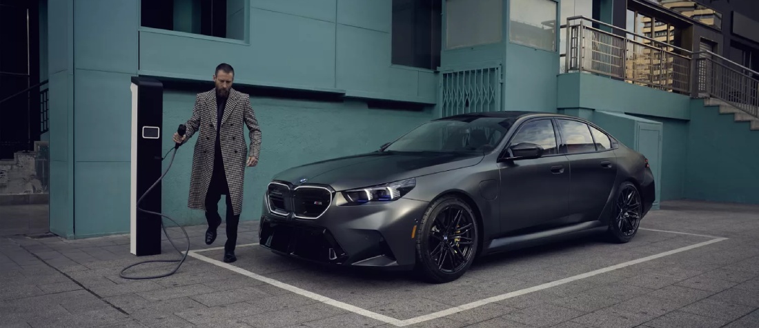 Lease or Finance the 2027 BMW M5 in North Hollywood, CA
