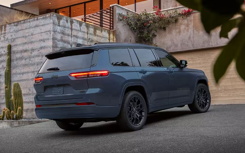 5 Buying Considerations Before You Choose Your Jeep Grand Cherokee L